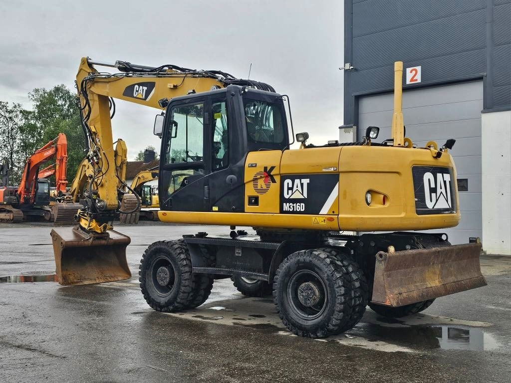 CAT M 316 D - Grävmaskin på däck: bild 3 CAT M 316 D - Grävmaskin på däck: bild 3
