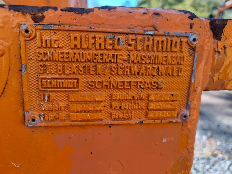 Schneefräse Schmidt VF3 für Unimog Schneeschleuder Schneepflug Schneeschild Winterdienst Mercedes benz U400 500 300 290 - Snöslunga: bild 5 Schneefräse Schmidt VF3 für Unimog Schneeschleuder Schneepflug Schneeschild Winterdienst Mercedes benz U400 500 300 290 - Snöslunga: bild 5