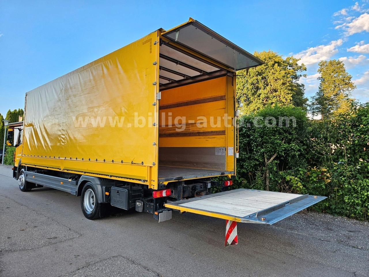 Mercedes-Benz Atego 1327 L * BREMS/SPUR-ASS*DIFF.*LBW*AHK*7.2m - Kapellbil: bild 1 Mercedes-Benz Atego 1327 L * BREMS/SPUR-ASS*DIFF.*LBW*AHK*7.2m - Kapellbil: bild 1