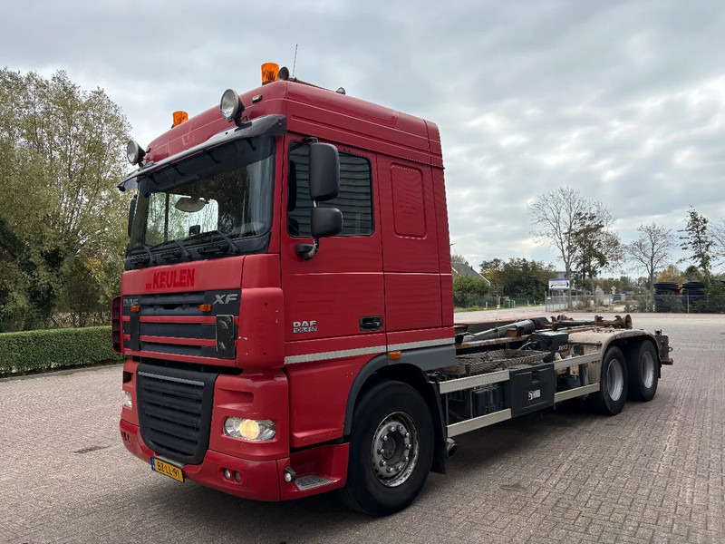 DAF XF 105 . 410 / 6X2 / MULTILIFT XR 26S61 / APK - TUV OKTOBER 2025 / EURO 5 / AUTOMAAT / - Lastväxlare lastbil: bild 2 DAF XF 105 . 410 / 6X2 / MULTILIFT XR 26S61 / APK - TUV OKTOBER 2025 / EURO 5 / AUTOMAAT / - Lastväxlare lastbil: bild 2