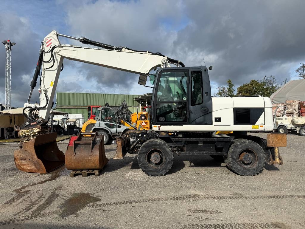 CAT M 316 D - Grävmaskin på däck: bild 1 CAT M 316 D - Grävmaskin på däck: bild 1