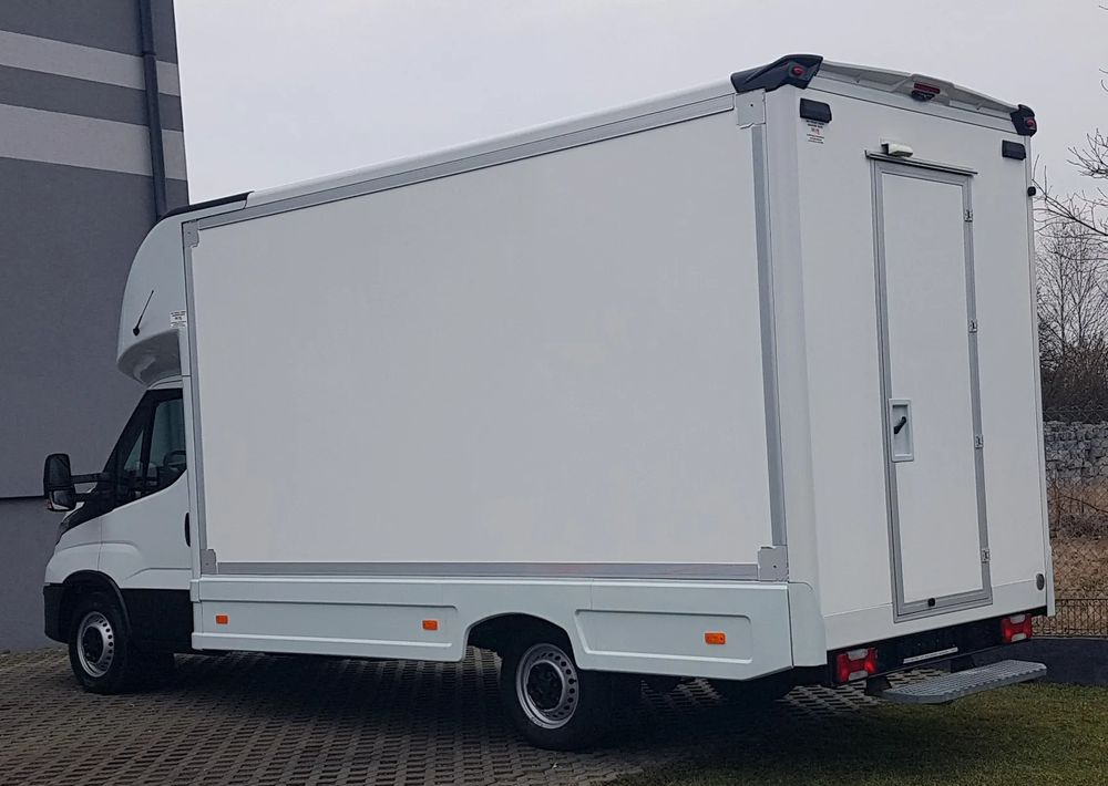 Iveco DAILY KONTENER NISKOPODŁOGOWY 4,43x2,23x2,42 SKLEP BAR FOODTRUCK KAMPER KLIMA - Husbil: bild 3 Iveco DAILY KONTENER NISKOPODŁOGOWY 4,43x2,23x2,42 SKLEP BAR FOODTRUCK KAMPER KLIMA - Husbil: bild 3
