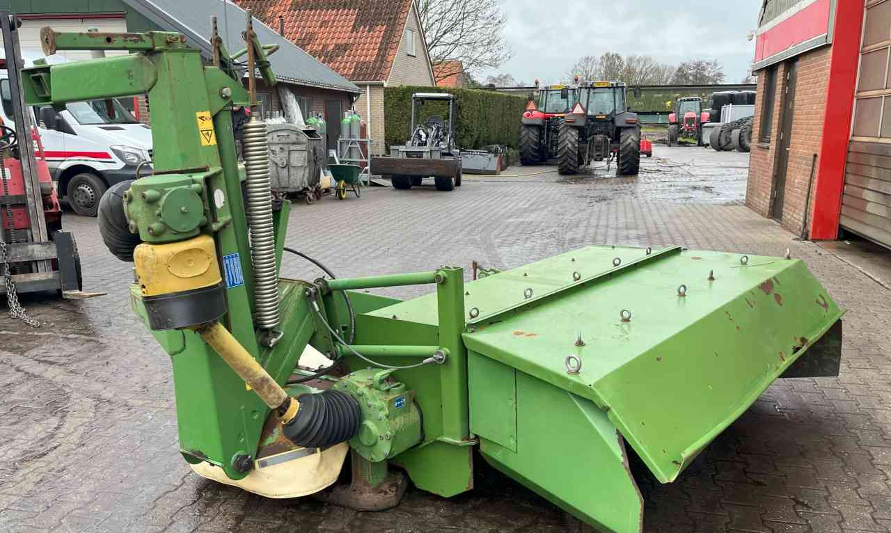 Krone Easycut 280 CV achtermaaier schijvenmaaier kneuzer weidebouwmachines - Slåttermaskin: bild 3 Krone Easycut 280 CV achtermaaier schijvenmaaier kneuzer weidebouwmachines - Slåttermaskin: bild 3
