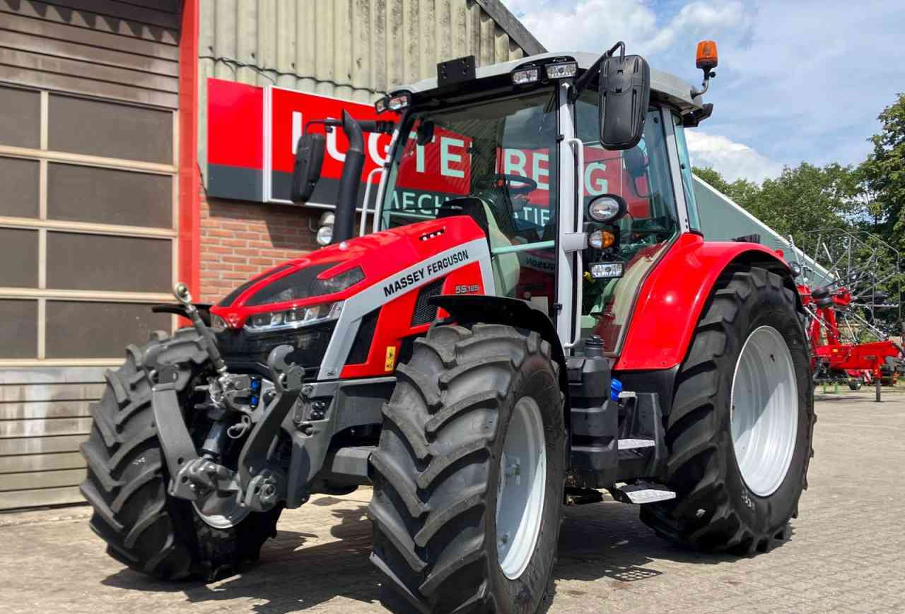 Massey Ferguson 5S.125 Dyna-4 Essential tractoren. - Traktor: bild 1 Massey Ferguson 5S.125 Dyna-4 Essential tractoren. - Traktor: bild 1