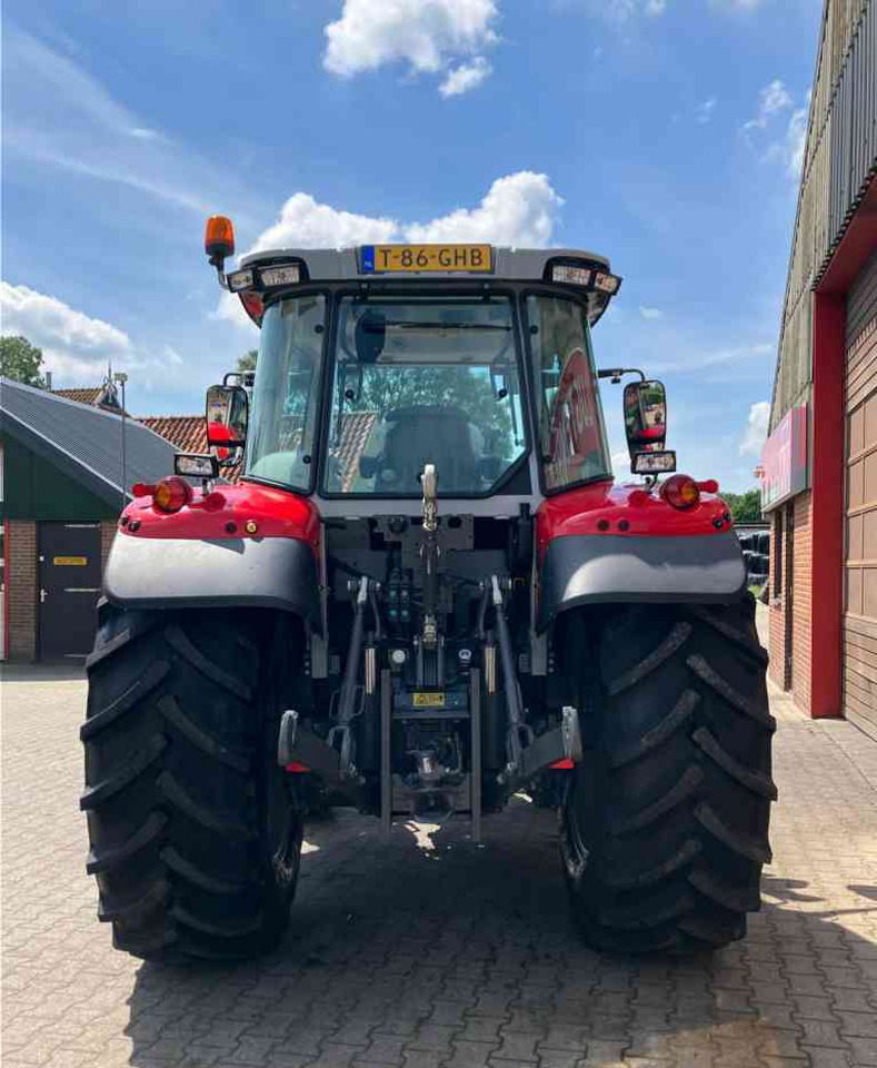 Massey Ferguson 5S.125 Dyna-4 Essential tractoren. - Traktor: bild 5 Massey Ferguson 5S.125 Dyna-4 Essential tractoren. - Traktor: bild 5
