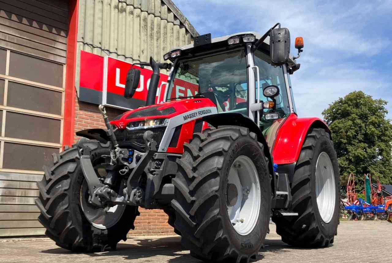 Massey Ferguson 5S.125 Dyna-4 Essential tractoren. - Traktor: bild 3 Massey Ferguson 5S.125 Dyna-4 Essential tractoren. - Traktor: bild 3