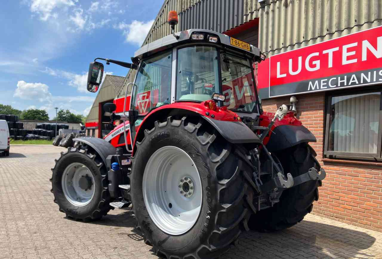 Massey Ferguson 5S.125 Dyna-4 Essential tractoren. - Traktor: bild 4 Massey Ferguson 5S.125 Dyna-4 Essential tractoren. - Traktor: bild 4