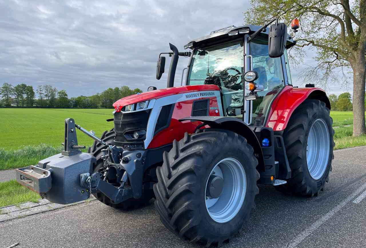 Massey Ferguson 6S.165 Dyna-6 Efficient - Traktor: bild 2 Massey Ferguson 6S.165 Dyna-6 Efficient - Traktor: bild 2