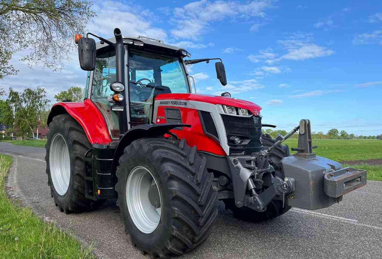Massey Ferguson 6S.165 Dyna-6 Efficient - Traktor: bild 1 Massey Ferguson 6S.165 Dyna-6 Efficient - Traktor: bild 1