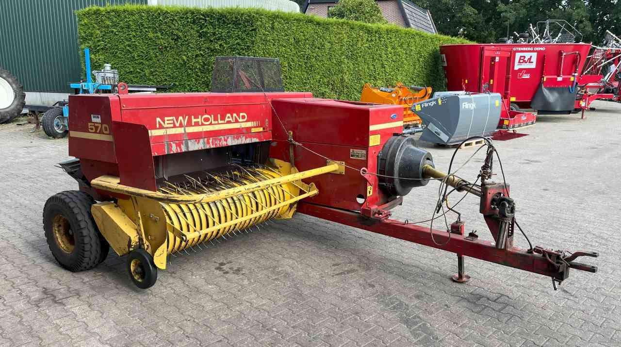 New Holland 570 Balepers pers pakkenperk weidebouwmachines - Fyrkantspress: bild 4 New Holland 570 Balepers pers pakkenperk weidebouwmachines - Fyrkantspress: bild 4