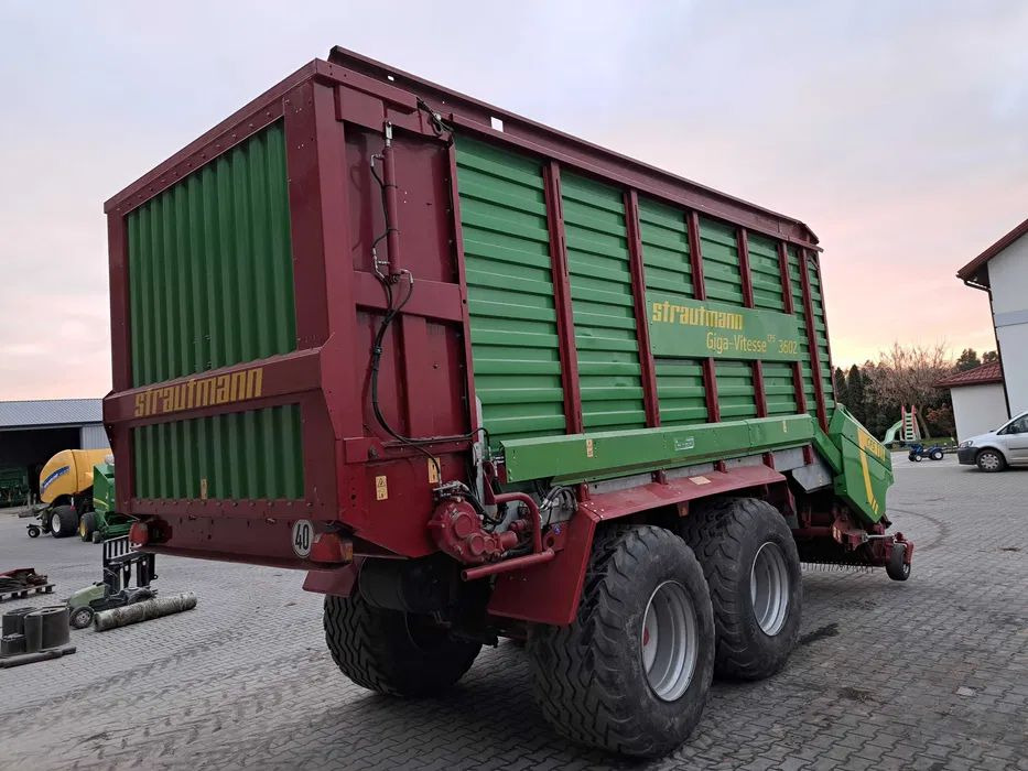 Przyczepa samozbierająca Strautmann 3602 Giga Vitesse 2019 rok - Ensilagevagn: bild 4 Przyczepa samozbierająca Strautmann 3602 Giga Vitesse 2019 rok - Ensilagevagn: bild 4