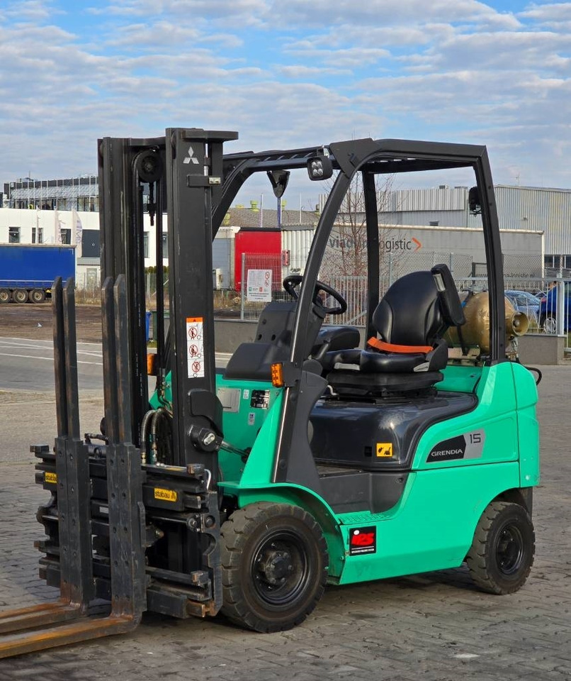 Mitsubishi FG 15 NT - Gasoltruck: bild 2 Mitsubishi FG 15 NT - Gasoltruck: bild 2