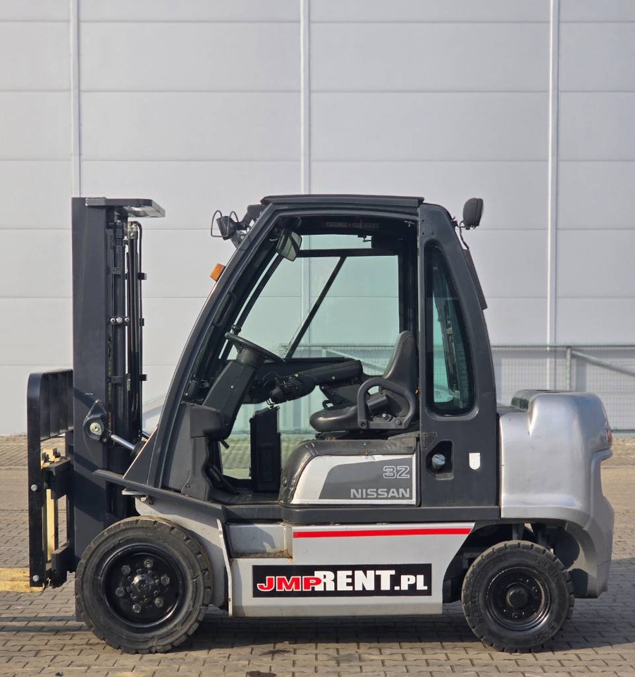 Nissan FGD02 A 32 Q - Gasoltruck: bild 3 Nissan FGD02 A 32 Q - Gasoltruck: bild 3