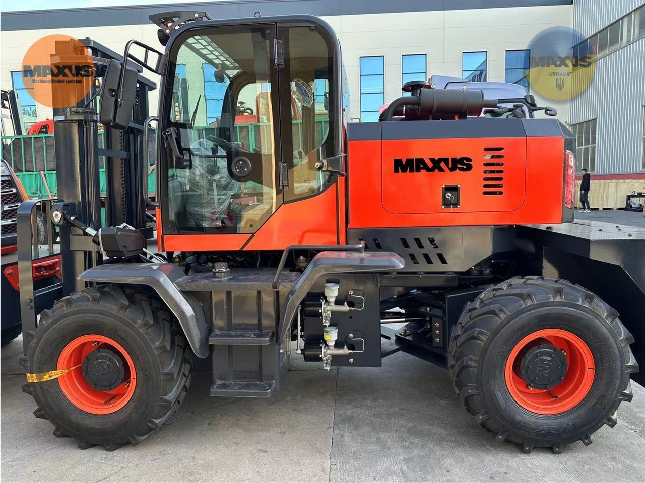 Maxus 23.04 in stock in Poland/ Wózek terenowy 4x4 / 4x4 terrain forklift / позашляховий 4x4 вилковий навантажувач / Geländestapler 4x4 Diesel - Terrängtruck: bild 2 Maxus 23.04 in stock in Poland/ Wózek terenowy 4x4 / 4x4 terrain forklift / позашляховий 4x4 вилковий навантажувач / Geländestapler 4x4 Diesel - Terrängtruck: bild 2