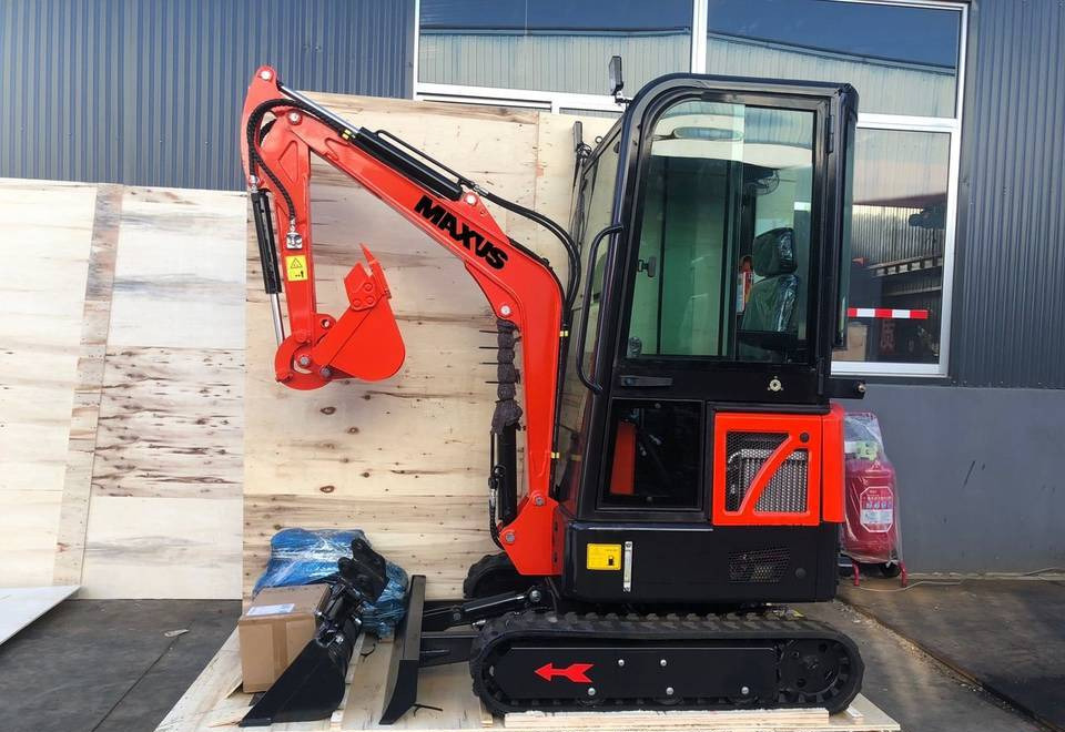 NEW MAXUS 38 HP 1700 kg Excavator with A/C Warranty up to 10 YEARS | НОВИЙ MAXUS 38 К.с. 1700 кг Екскаватор з кондиціонером Гарантія до 10 РОКІВ - Minigrävmaskin: bild 1 NEW MAXUS 38 HP 1700 kg Excavator with A/C Warranty up to 10 YEARS | НОВИЙ MAXUS 38 К.с. 1700 кг Екскаватор з кондиціонером Гарантія до 10 РОКІВ - Minigrävmaskin: bild 1