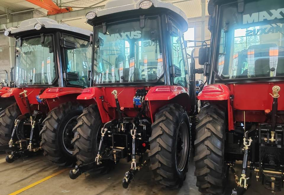 NEW MAXUS 70 HP 4x4 Export Tractor Warranty up to 10 YEARS НОВИЙ Трактор 70 К.с. 4x4 MAXUS Експорт Гарантія до 10 РОКІВ NOWY Ciągnik 70 KM 4x4 MAXUS Export Gwarancja do 10 LAT - Traktor: bild 1 NEW MAXUS 70 HP 4x4 Export Tractor Warranty up to 10 YEARS НОВИЙ Трактор 70 К.с. 4x4 MAXUS Експорт Гарантія до 10 РОКІВ NOWY Ciągnik 70 KM 4x4 MAXUS Export Gwarancja do 10 LAT - Traktor: bild 1