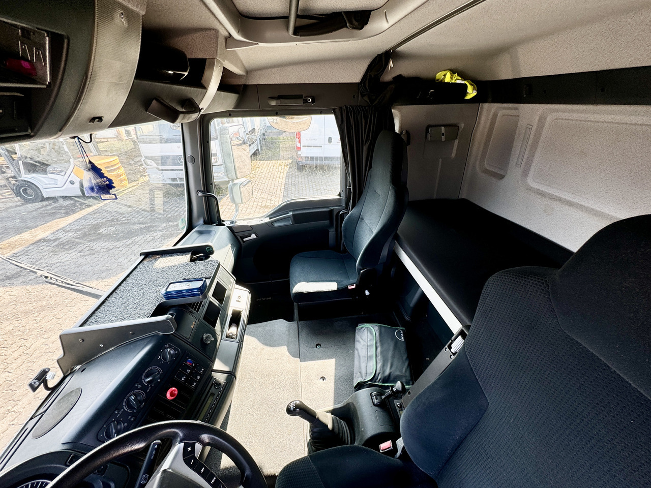 Biltransportbil lastbil MAN TGL 8.220  BL 8.220: bild 16