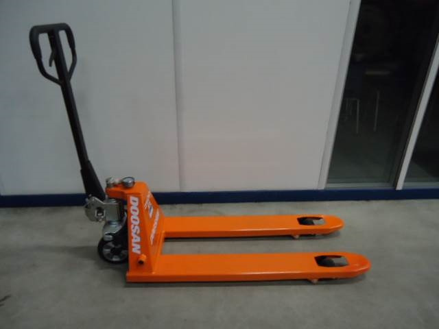 Doosan Pallettruck - Låglyftar: bild 1 Doosan Pallettruck - Låglyftar: bild 1
