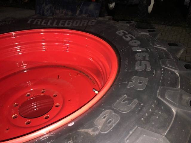Trelleborg 650/65 R38 + 540/65 R28 TM800 - Däck och fälgar för Lantbruksmaskiner: bild 4 Trelleborg 650/65 R38 + 540/65 R28 TM800 - Däck och fälgar för Lantbruksmaskiner: bild 4