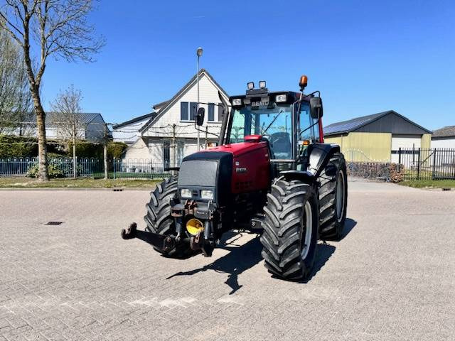 Valtra 6400, Luchtremmen, Fronthef, Frontaftakas - Traktor: bild 5 Valtra 6400, Luchtremmen, Fronthef, Frontaftakas - Traktor: bild 5