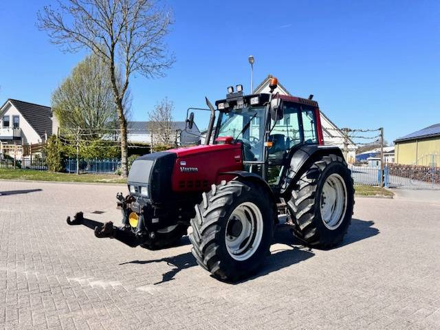 Valtra 6400, Luchtremmen, Fronthef, Frontaftakas - Traktor: bild 3 Valtra 6400, Luchtremmen, Fronthef, Frontaftakas - Traktor: bild 3
