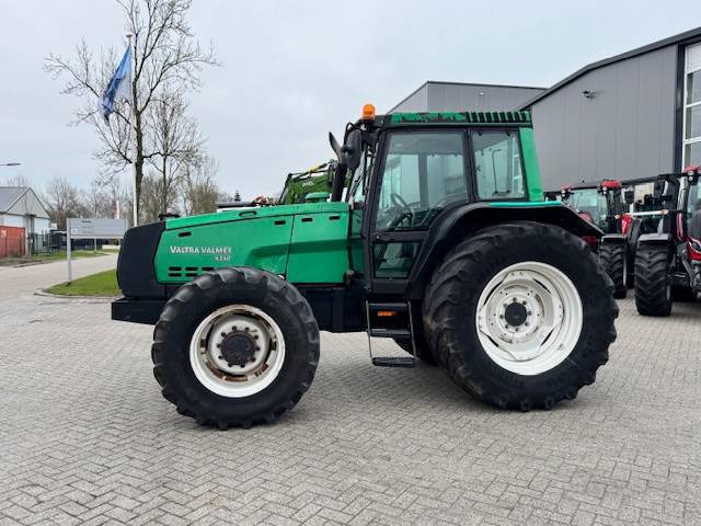Valtra 8350 Hitech - Traktor: bild 1 Valtra 8350 Hitech - Traktor: bild 1