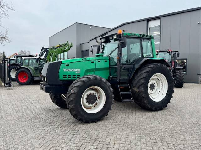 Valtra 8350 Hitech - Traktor: bild 2 Valtra 8350 Hitech - Traktor: bild 2