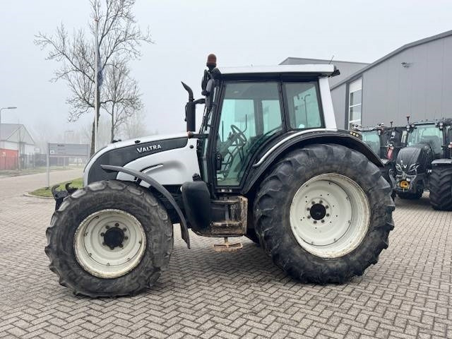 Valtra N141 hitech, Fronthef, Frontpto - Traktor: bild 3 Valtra N141 hitech, Fronthef, Frontpto - Traktor: bild 3