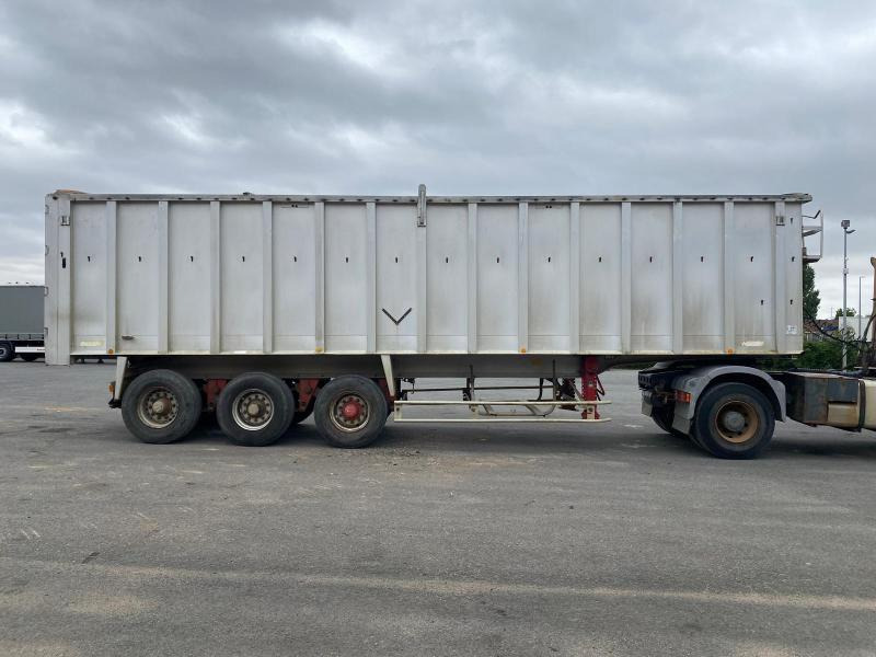 Benalu - Tippbil semitrailer: bild 1 Benalu - Tippbil semitrailer: bild 1