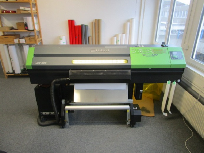 DRUCK- UND SCHNEID-MASCHINE ROLAND LEC-330 - Pappersskärmaskin: bild 1 DRUCK- UND SCHNEID-MASCHINE ROLAND LEC-330 - Pappersskärmaskin: bild 1