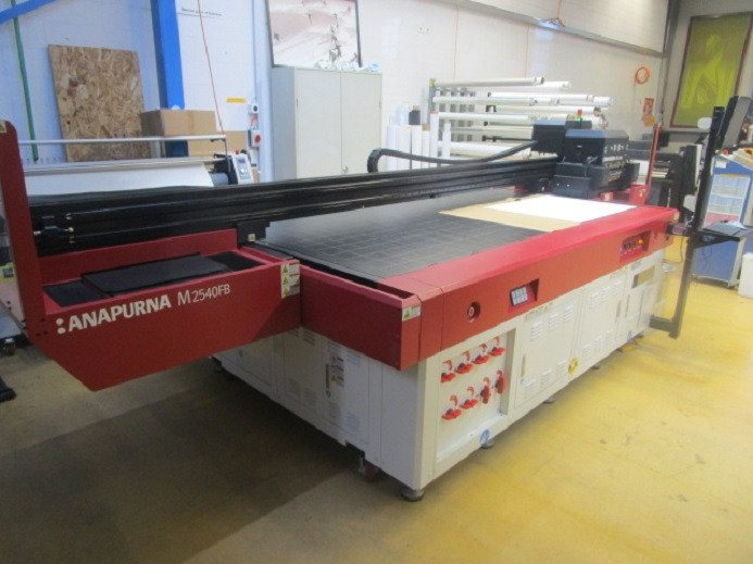 FLACHBETT-UV-GROSSFORMATDRUCKER AGFA ANAPURNA M2540 FB - Digital tryckmaskin: bild 2 FLACHBETT-UV-GROSSFORMATDRUCKER AGFA ANAPURNA M2540 FB - Digital tryckmaskin: bild 2