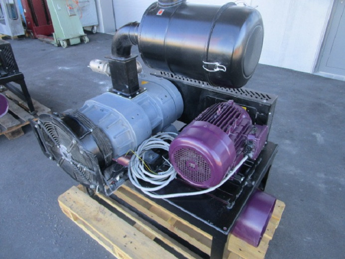 BARRATI VAKUUMPUMPE MIT GESTELL MIT ANSAUGFILTER UND SCHALLDÄMPFER - Industrimaskin: bild 3 BARRATI VAKUUMPUMPE MIT GESTELL MIT ANSAUGFILTER UND SCHALLDÄMPFER - Industrimaskin: bild 3