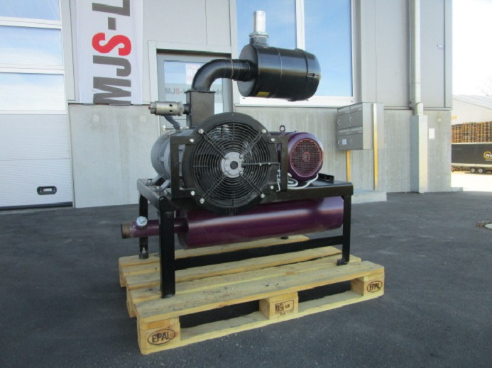 BARRATI VAKUUMPUMPE MIT GESTELL MIT ANSAUGFILTER UND SCHALLDÄMPFER - Industrimaskin: bild 1 BARRATI VAKUUMPUMPE MIT GESTELL MIT ANSAUGFILTER UND SCHALLDÄMPFER - Industrimaskin: bild 1