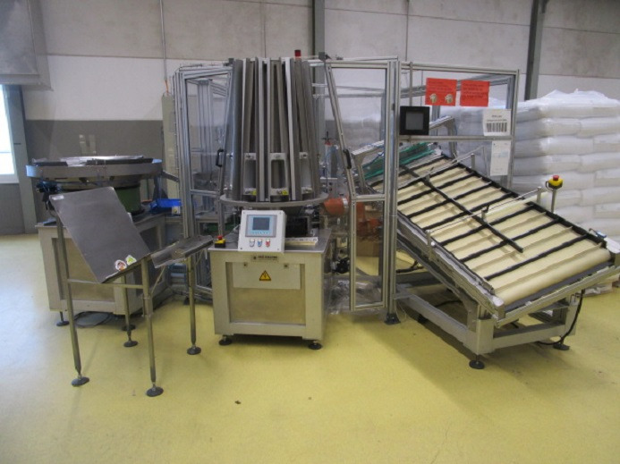 DECKEL ETIKETTIER ANLAGE SCHLEUTER GU 2 DU (RUNDLÄUFER) MIT LÖFFELEINLEGESTATION RNA SRC-N-630-1R - Industrimaskin: bild 1 DECKEL ETIKETTIER ANLAGE SCHLEUTER GU 2 DU (RUNDLÄUFER) MIT LÖFFELEINLEGESTATION RNA SRC-N-630-1R - Industrimaskin: bild 1