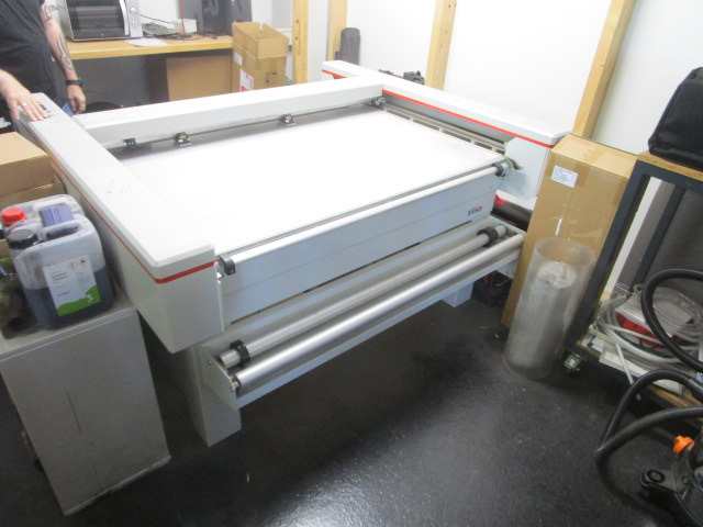 ZÜND SCHNEIDEPLOTTER P-1200 PLUS - Pappersskärmaskin: bild 2 ZÜND SCHNEIDEPLOTTER P-1200 PLUS - Pappersskärmaskin: bild 2