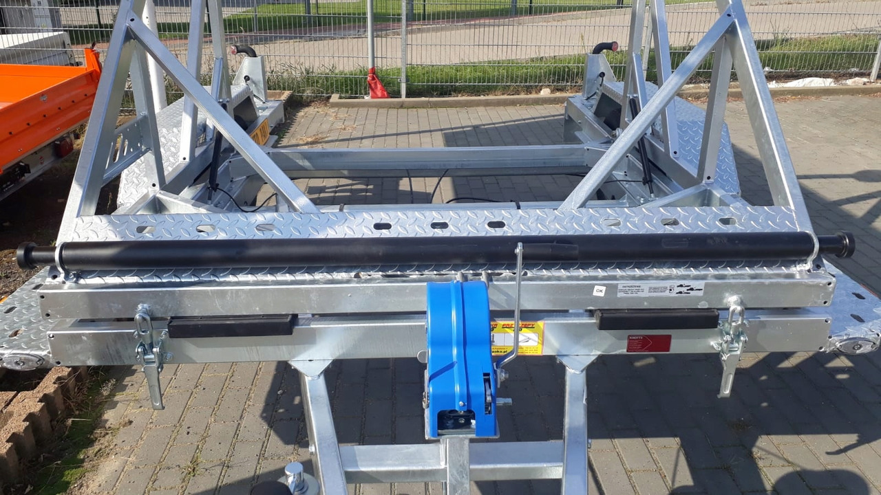 PRZYCZEPA WARK KABLOWA Z WCIĄGARKĄ RĘCZNĄ, DMC 3500 KG / WARK Cable Trailer with Manual Winch, DMC 3500 KG - Kabelsläp: bild 5 PRZYCZEPA WARK KABLOWA Z WCIĄGARKĄ RĘCZNĄ, DMC 3500 KG / WARK Cable Trailer with Manual Winch, DMC 3500 KG - Kabelsläp: bild 5