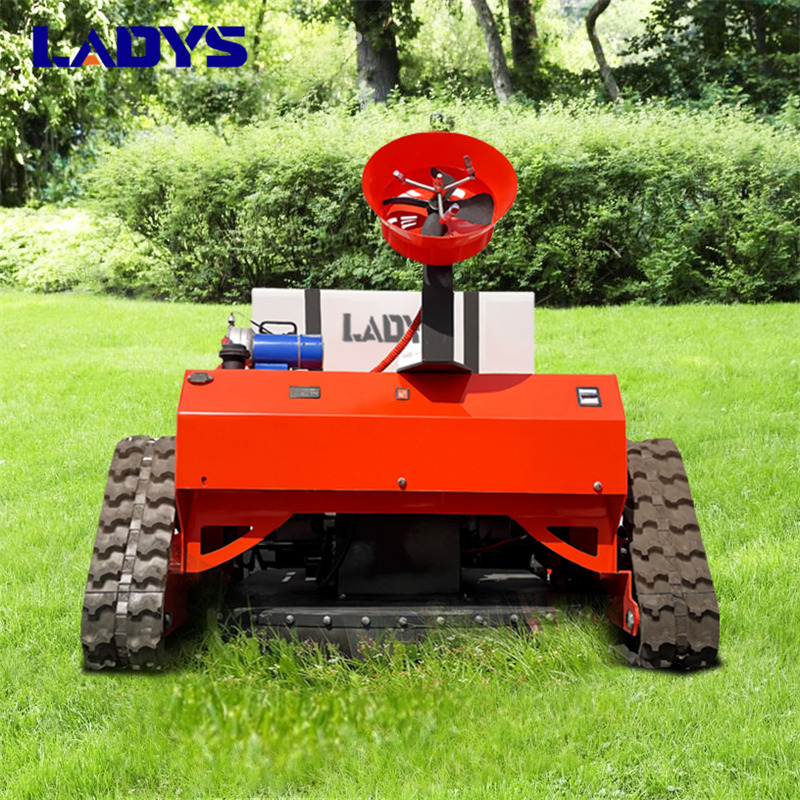 LADYS LD1000 Multi-function remote control lawn mower Track crawler gasoline gas All-terrain Agricultural Sprayers Pesticide spraying lawn mower for sale - Gräsklippare: bild 4 LADYS LD1000 Multi-function remote control lawn mower Track crawler gasoline gas All-terrain Agricultural Sprayers Pesticide spraying lawn mower for sale - Gräsklippare: bild 4