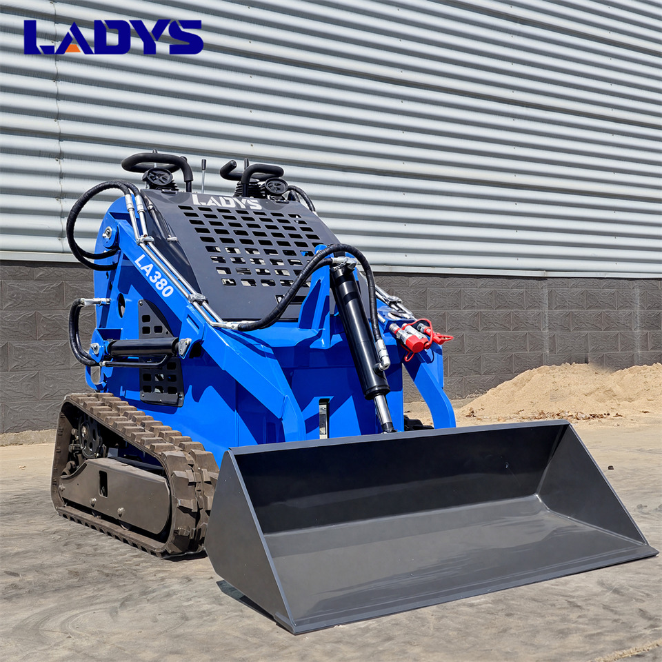LADYS Free Shipping LA380 Mini Skid Steer Loader Compact Track Diesel Cheap Mini Skid Steer Loader For Sale With Mini Skid Steer Attachments 4 In 1 Bucket - Kompaktlastare/ Slirstyrda lastare: bild 1 LADYS Free Shipping LA380 Mini Skid Steer Loader Compact Track Diesel Cheap Mini Skid Steer Loader For Sale With Mini Skid Steer Attachments 4 In 1 Bucket - Kompaktlastare/ Slirstyrda lastare: bild 1