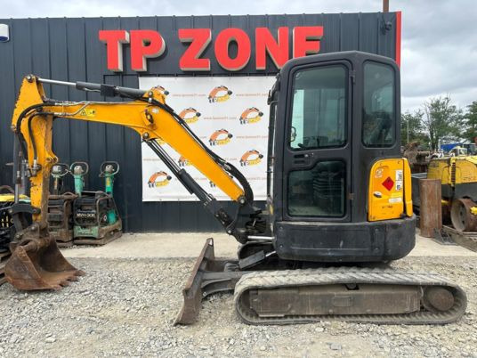Bobcat E35 Cabine à 23 500 € HT - Minigrävmaskin: bild 2 Bobcat E35 Cabine à 23 500 € HT - Minigrävmaskin: bild 2