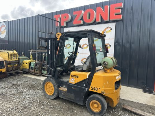 Doosan G25E à 10500 € HT - Gasoltruck: bild 4 Doosan G25E à 10500 € HT - Gasoltruck: bild 4