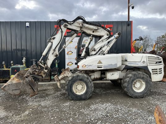 Mecalac 12MSX à 32500 € HT - Grävmaskin på däck: bild 2 Mecalac 12MSX à 32500 € HT - Grävmaskin på däck: bild 2
