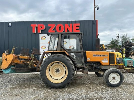 Renault TRACTEUR 75-32 à 9900 € HT - Traktor: bild 1 Renault TRACTEUR 75-32 à 9900 € HT - Traktor: bild 1