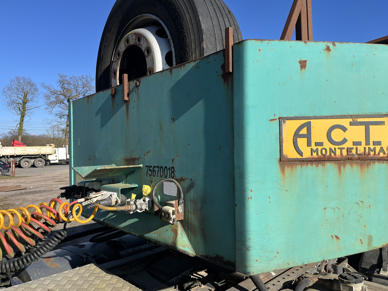 ACTM S32215 porte engins surbaissé rampes - Låg lastare semitrailer: bild 2 ACTM S32215 porte engins surbaissé rampes - Låg lastare semitrailer: bild 2