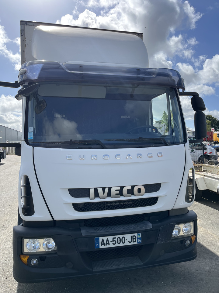 IVECO Eurocargo 120e28 - Lastbil med skåp: bild 2 IVECO Eurocargo 120e28 - Lastbil med skåp: bild 2