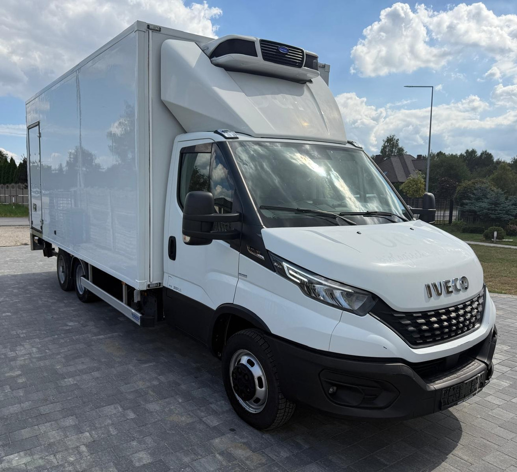 IVECO 40C18 BE COMBI – chłodnia z windą, kat. B+E, polift, 2019 rok - Kylbil: bild 3 IVECO 40C18 BE COMBI – chłodnia z windą, kat. B+E, polift, 2019 rok - Kylbil: bild 3