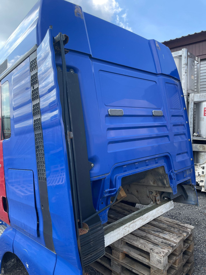 MAN Kabine MAN TGX 18.400 Euro 5 Bj. 2008 Fahrerhaus - Hytt och interiör för Lastbil: bild 4 MAN Kabine MAN TGX 18.400 Euro 5 Bj. 2008 Fahrerhaus - Hytt och interiör för Lastbil: bild 4