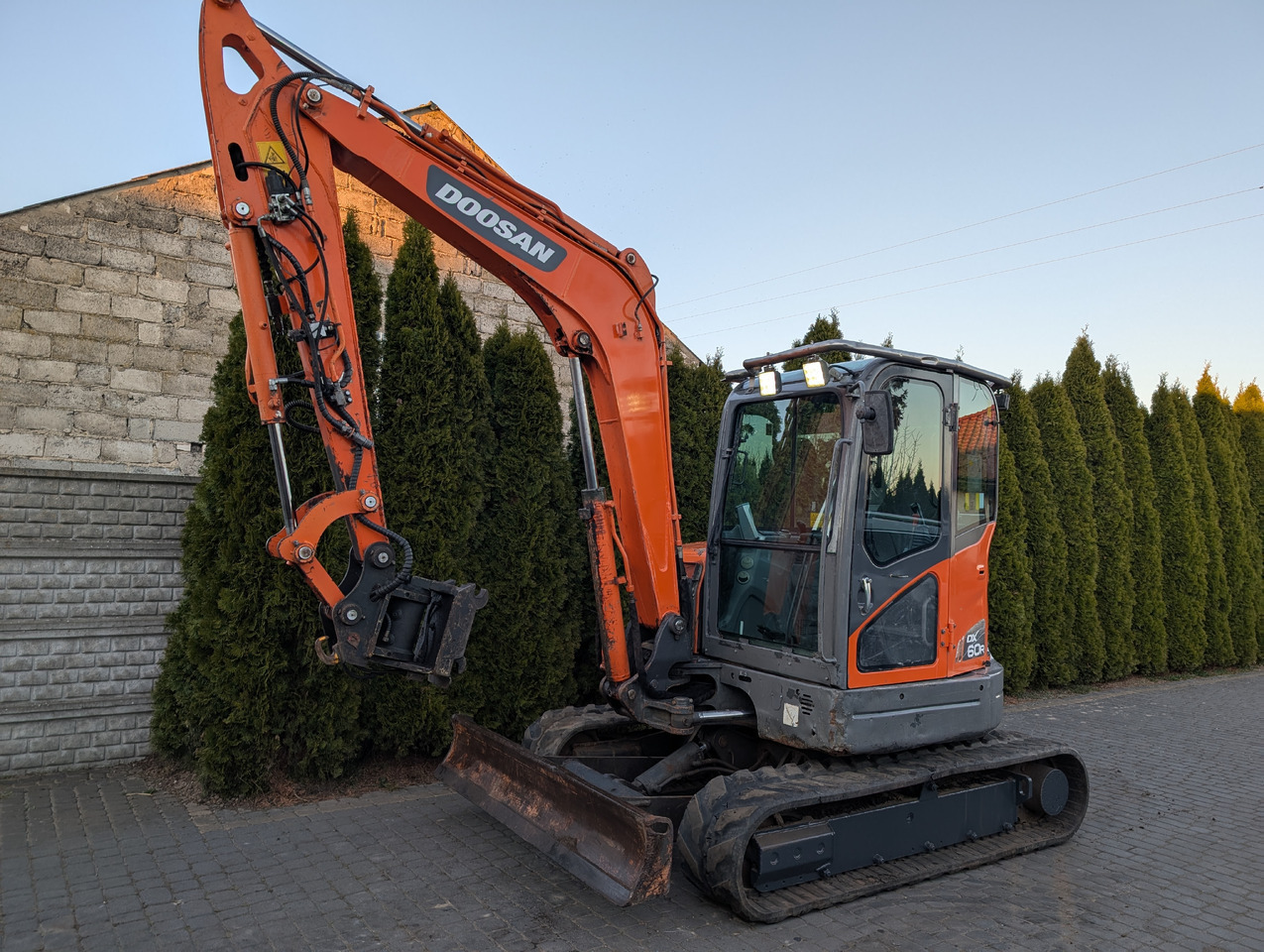 DOOSAN DX60R - Grävmaskin: bild 1 DOOSAN DX60R - Grävmaskin: bild 1