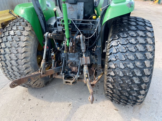 JOHN DEERE 4710 - Traktor: bild 5 JOHN DEERE 4710 - Traktor: bild 5