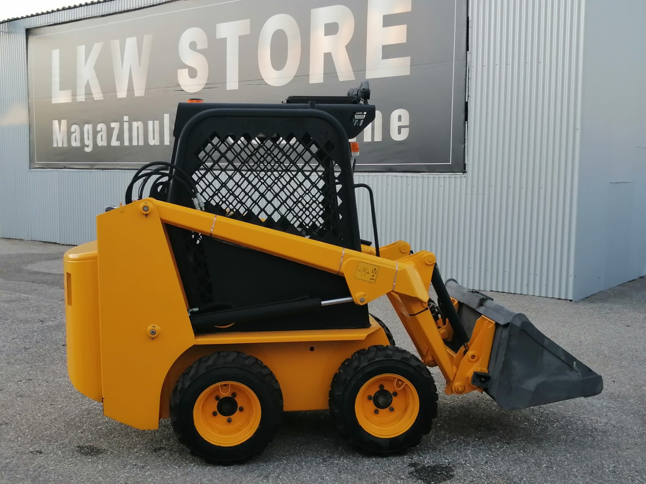 Bobcat Front Loader Ram Italia FM 120 – Hammer Installation - Kompaktlastare/ Slirstyrda lastare: bild 2 Bobcat Front Loader Ram Italia FM 120 – Hammer Installation - Kompaktlastare/ Slirstyrda lastare: bild 2