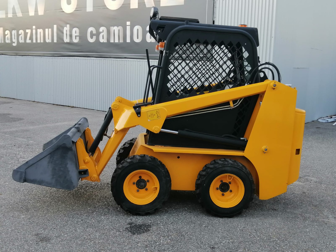 Bobcat Front Loader Ram Italia FM 120 – Hammer Installation - Kompaktlastare/ Slirstyrda lastare: bild 5 Bobcat Front Loader Ram Italia FM 120 – Hammer Installation - Kompaktlastare/ Slirstyrda lastare: bild 5